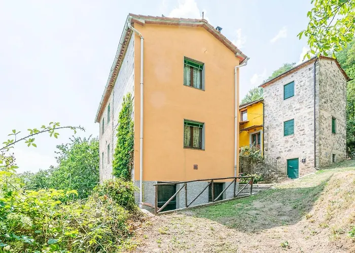Stunning Home In Longoio With Kitchen