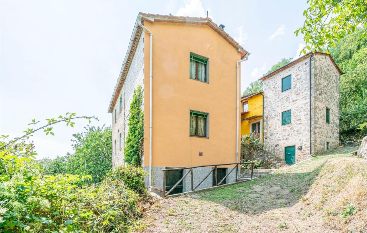 Stunning In Longoio With Kitchen Holiday home Monti di Villa