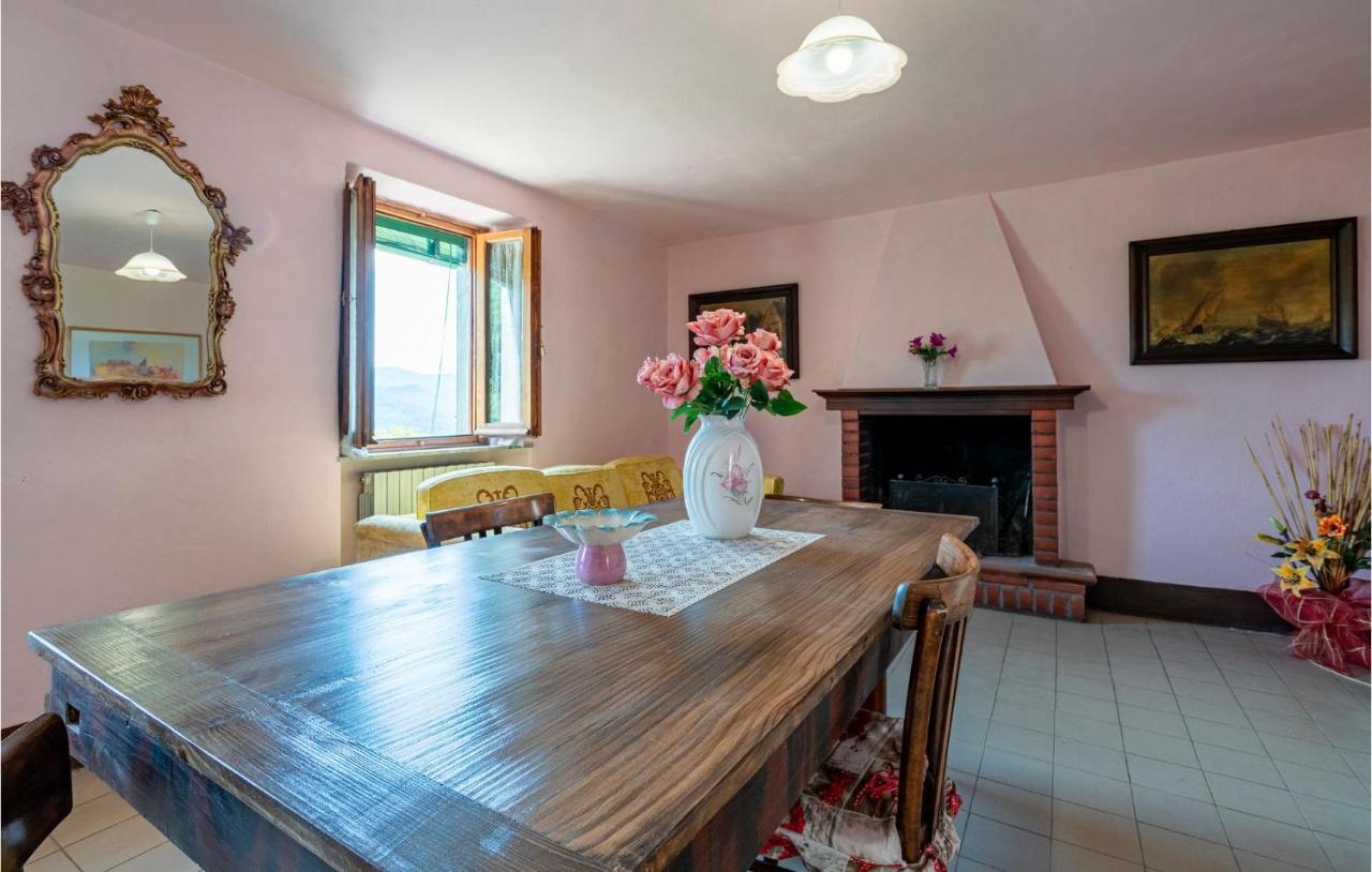 Casa vacanze Stunning In Longoio With Kitchen Monti di Villa