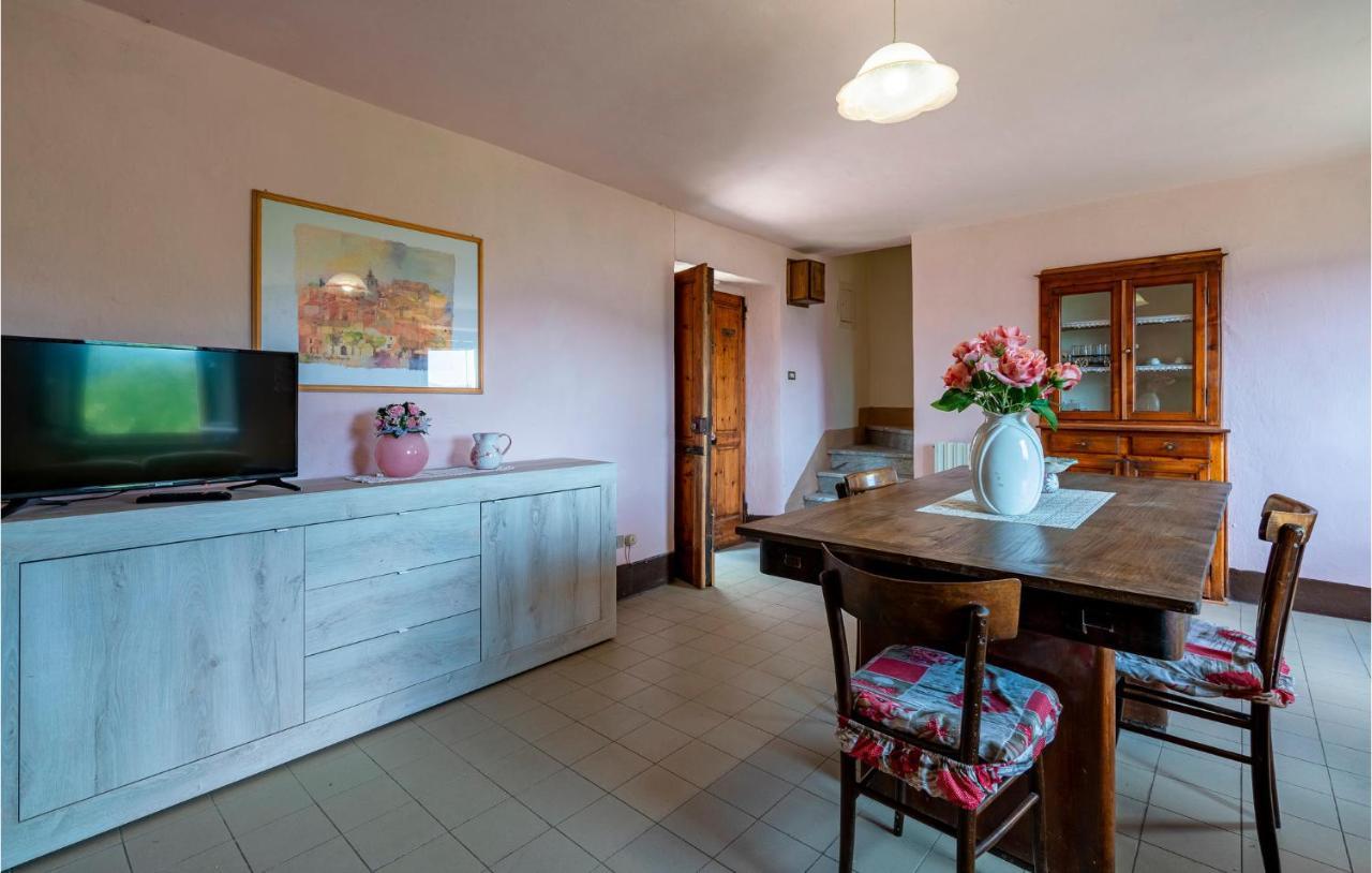 Holiday home Stunning In Longoio With Kitchen *